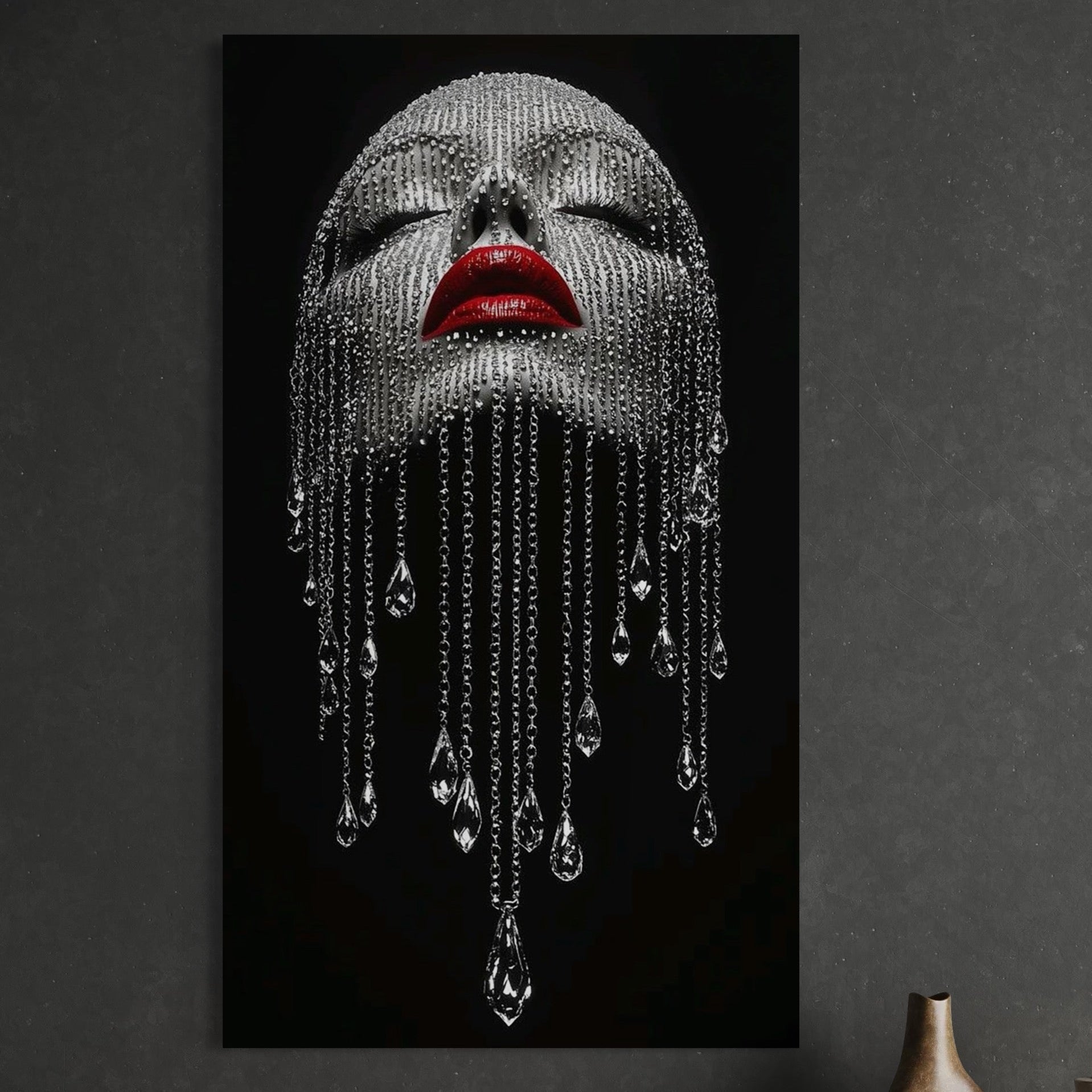 Tablou Canvas Premium, LuxCanva® P1041, Sub Ploaia de Diamante, Diamante, Ploaie, Regina, Cristal, Sclipire, Lanturi, Hipnotic, Sedinta, Fotomodel, Buze, Rosu, Living, Dormitor