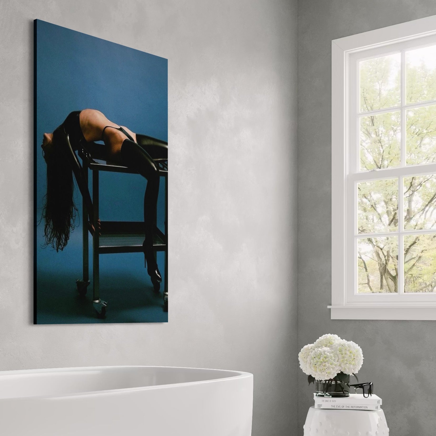 Tablou Canvas Premium, LuxCanva® P1057, Coregrafia Trupului, Gravitatie, Senzual, Lumina, Umbre, Corp, Iubire, Dezlantuire, Timiditate, Cizme, Albastru, Masa, Echilibru, Living, Dormitor