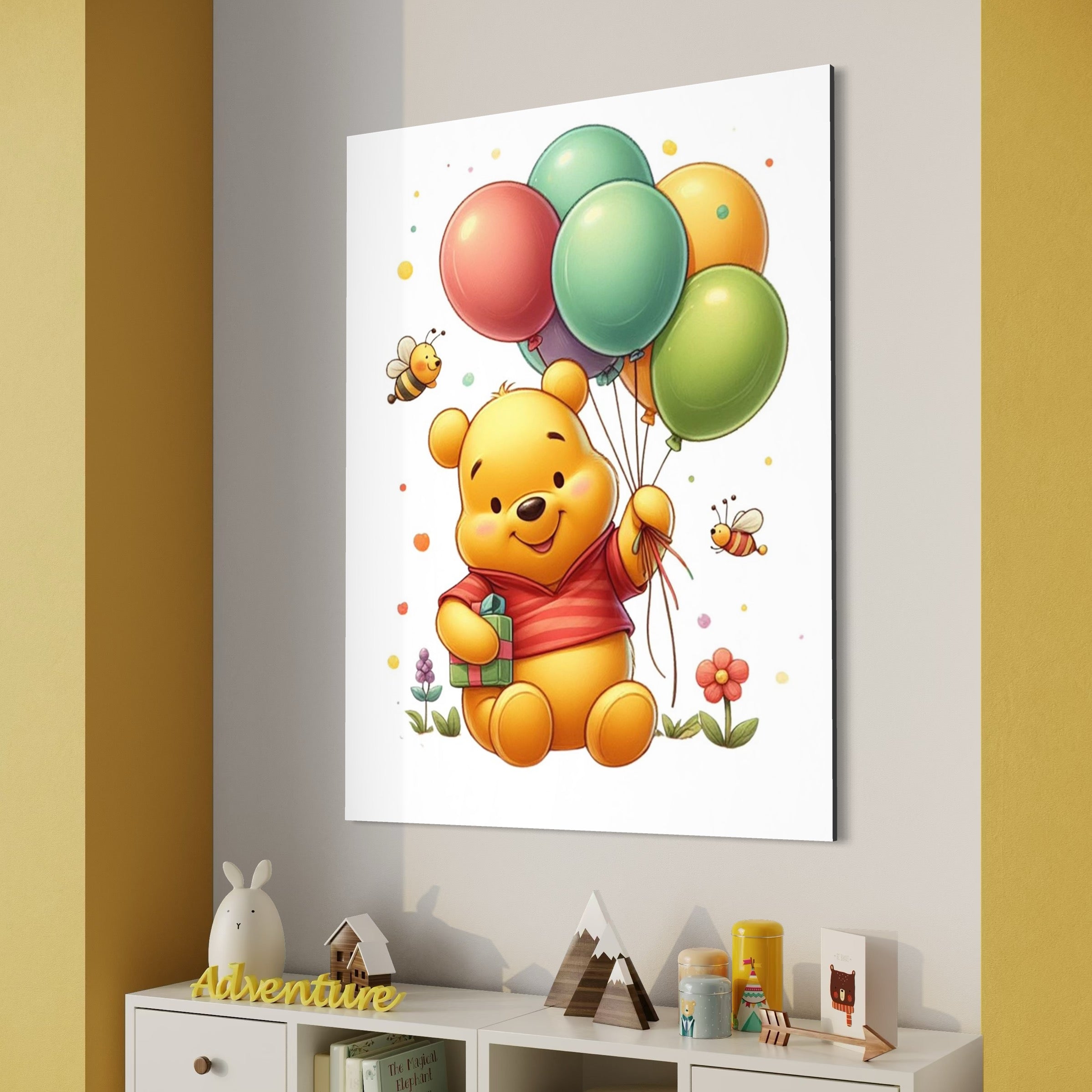 Tablou Canvas Premium, LuxCanva® K1036, Ursuletul cu Baloane, Poienita, Winnie The Pooh, Baloane, Prieten, Albinute, Veselie, Fericire, Cadou, Aniversare, Inocenta, Camera Copil, Dormitor