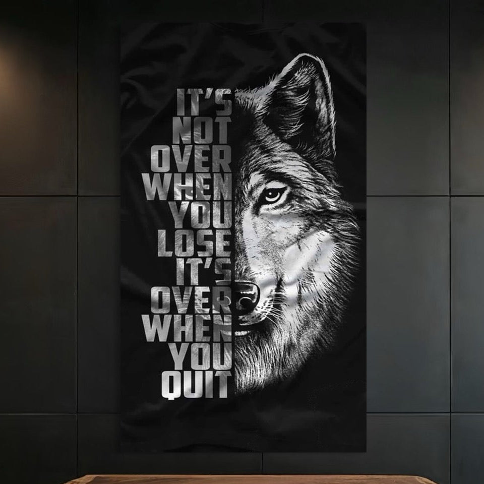 Tablou Canvas Premium, LuxCanva® Q1009, Lupta Continua,  Lup, Supravietuire, Instinct, Loialitate, Spirit, Salbatic, Portret, Alb, Negru, Privire, Chip, Sportivi, Vointa, Motivatie, Birou, Dormitor