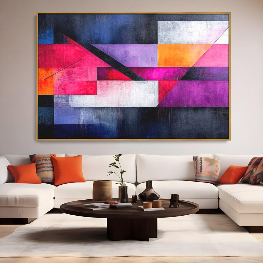 Tablou canvas cu tablou canvas cu compozitie geometrica abstracta, in rama de aluminiu auriu, pe perete intr-un living