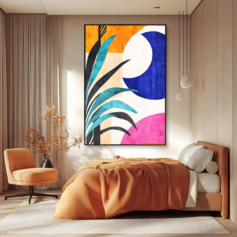 Tablou canvas cu tablou canvas cu frunza abstracta si forme geometrice, in rama de aluminiu negru, pe perete intr-un dormitor