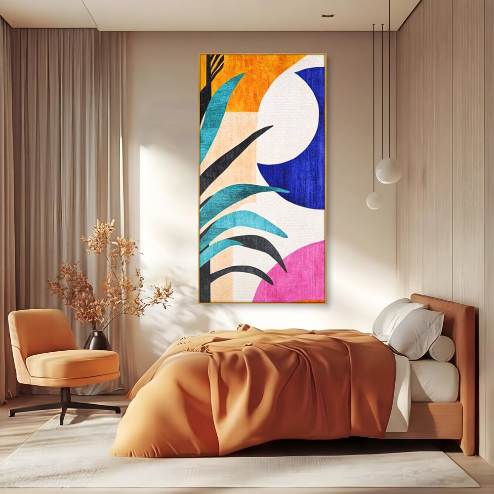 Tablou canvas cu tablou canvas cu frunza abstracta si forme geometrice, in rama de aluminiu auriu, pe perete intr-un dormitor