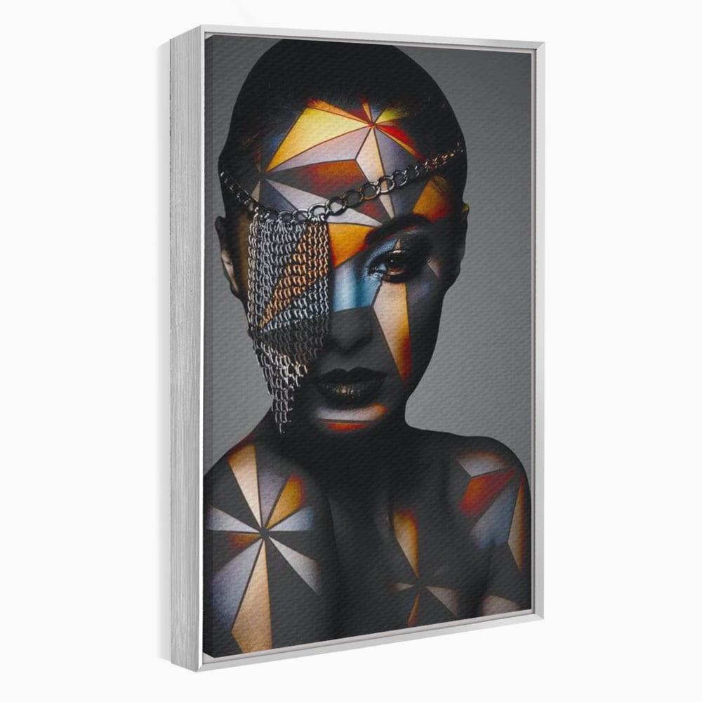 Tablou canvas cu tablou canvas cu portret feminin si lanturi, in rama de aluminiu argintiu