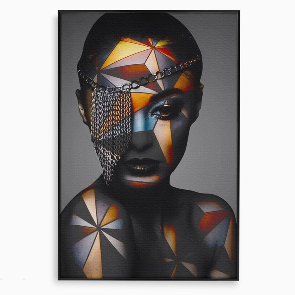 Tablou canvas cu tablou canvas cu portret feminin si lanturi, in rama de aluminiu negru