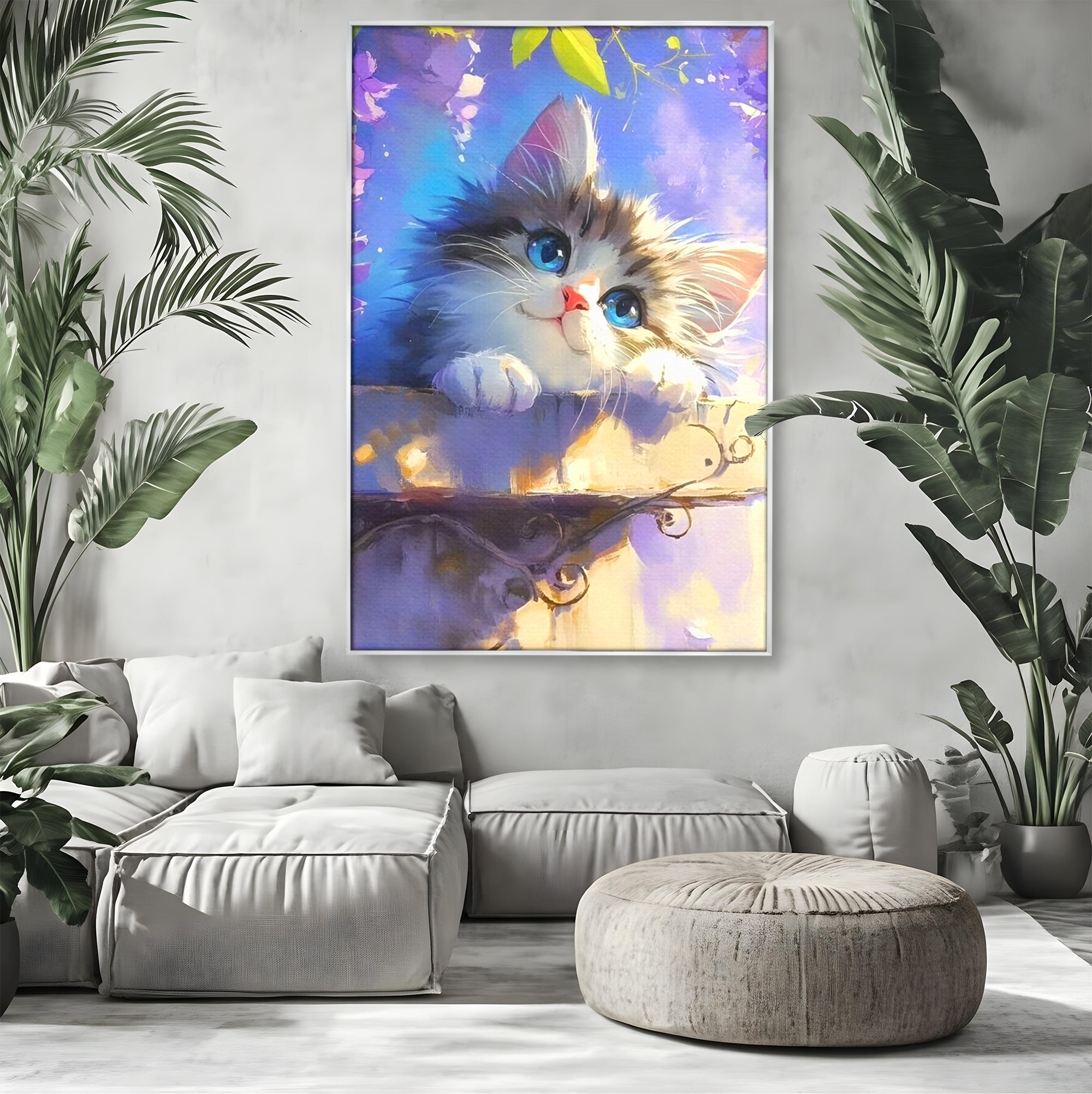 Tablou canvas cu tablou canvas cu pisica pufoasa, in rama de aluminiu argintiu, pe perete intr-un living