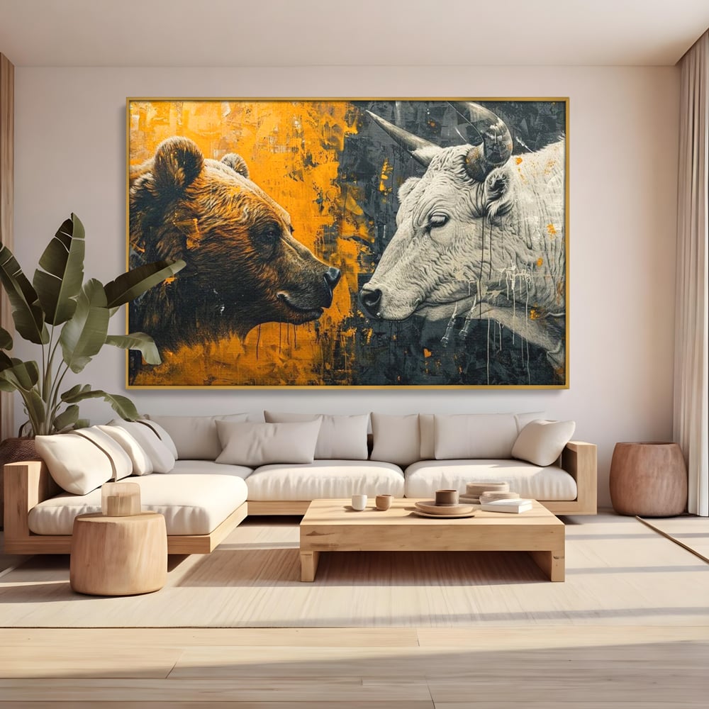 Tablou canvas cu tablou canvas cu urs si taur, in rama de aluminiu auriu, pe perete intr-un living