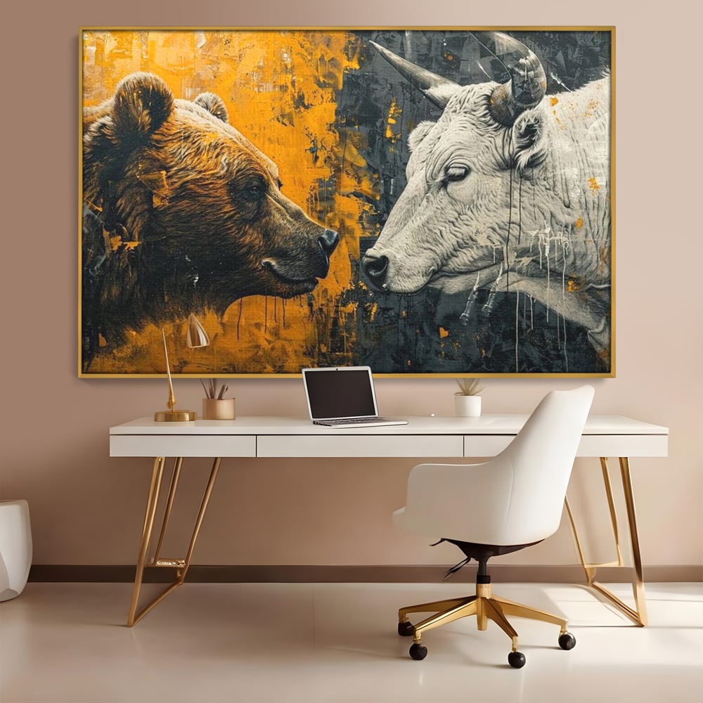 Tablou canvas cu tablou canvas cu urs si taur, in rama de aluminiu auriu, pe perete intr-un birou