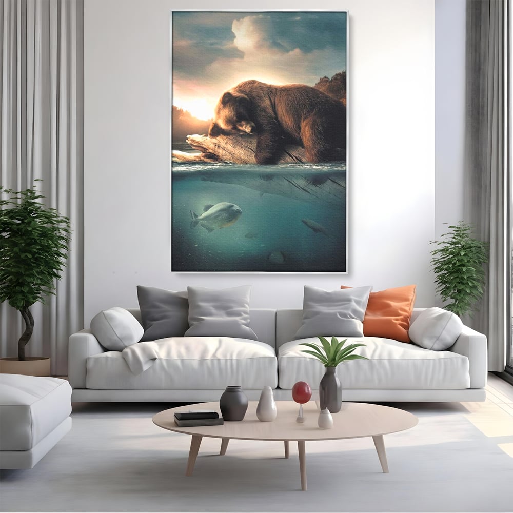 Tablou canvas cu tablou urs brun si peste subacvatic, in rama de aluminiu argintiu, pe perete intr-un living