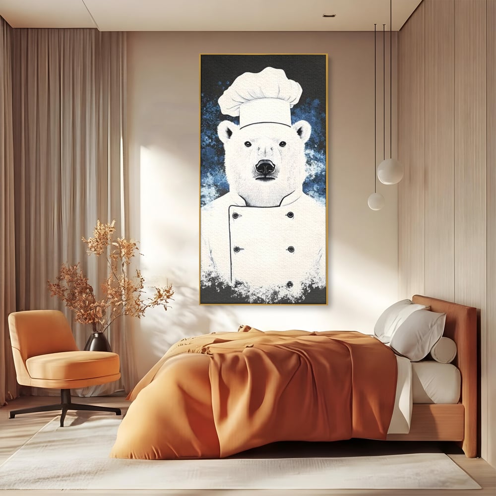 Tablou canvas cu tablou canvas cu urs polar bucatar, in rama de aluminiu auriu, pe perete intr-un dormitor