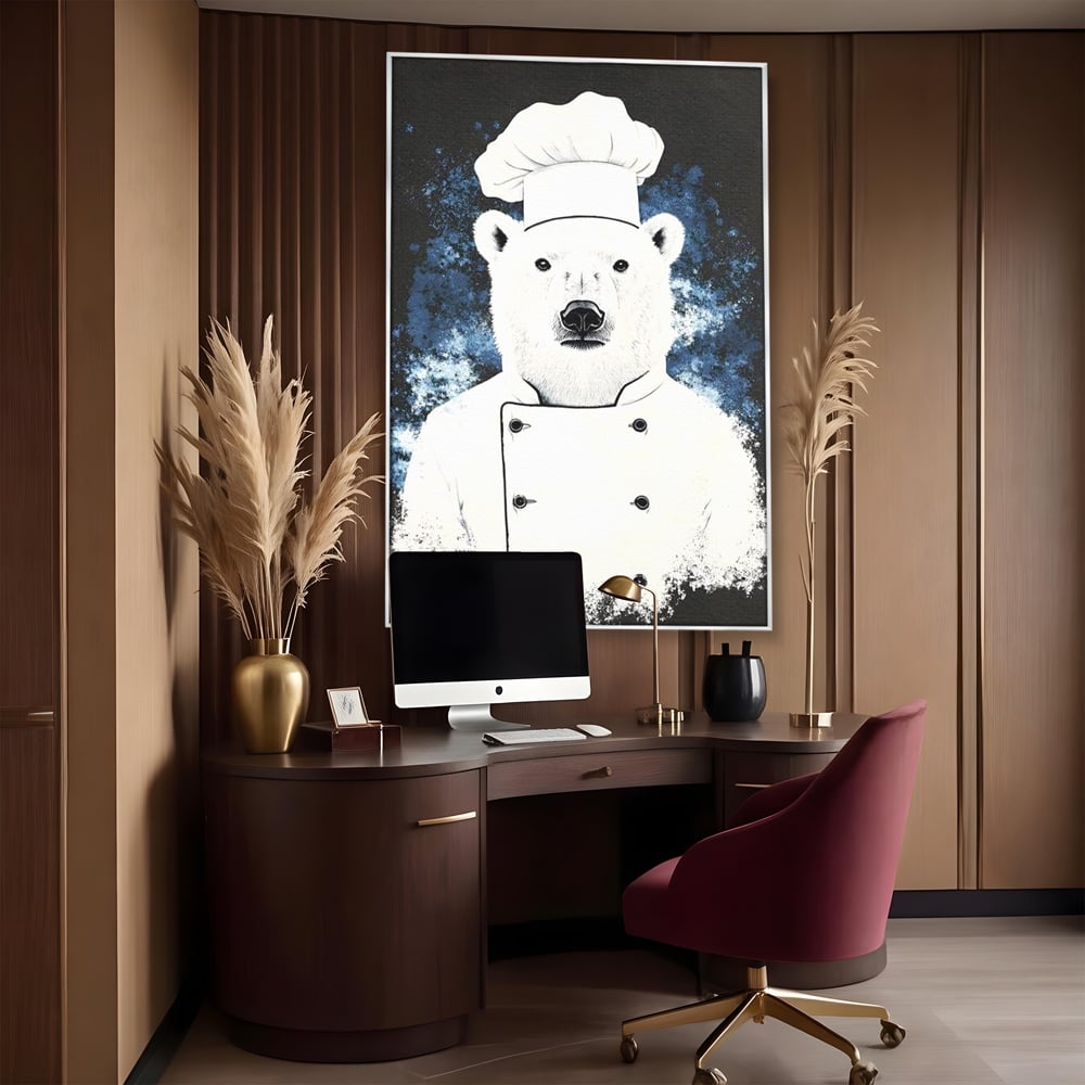 Tablou canvas cu tablou canvas cu urs polar bucatar, in rama de aluminiu argintiu, pe perete intr-un birou