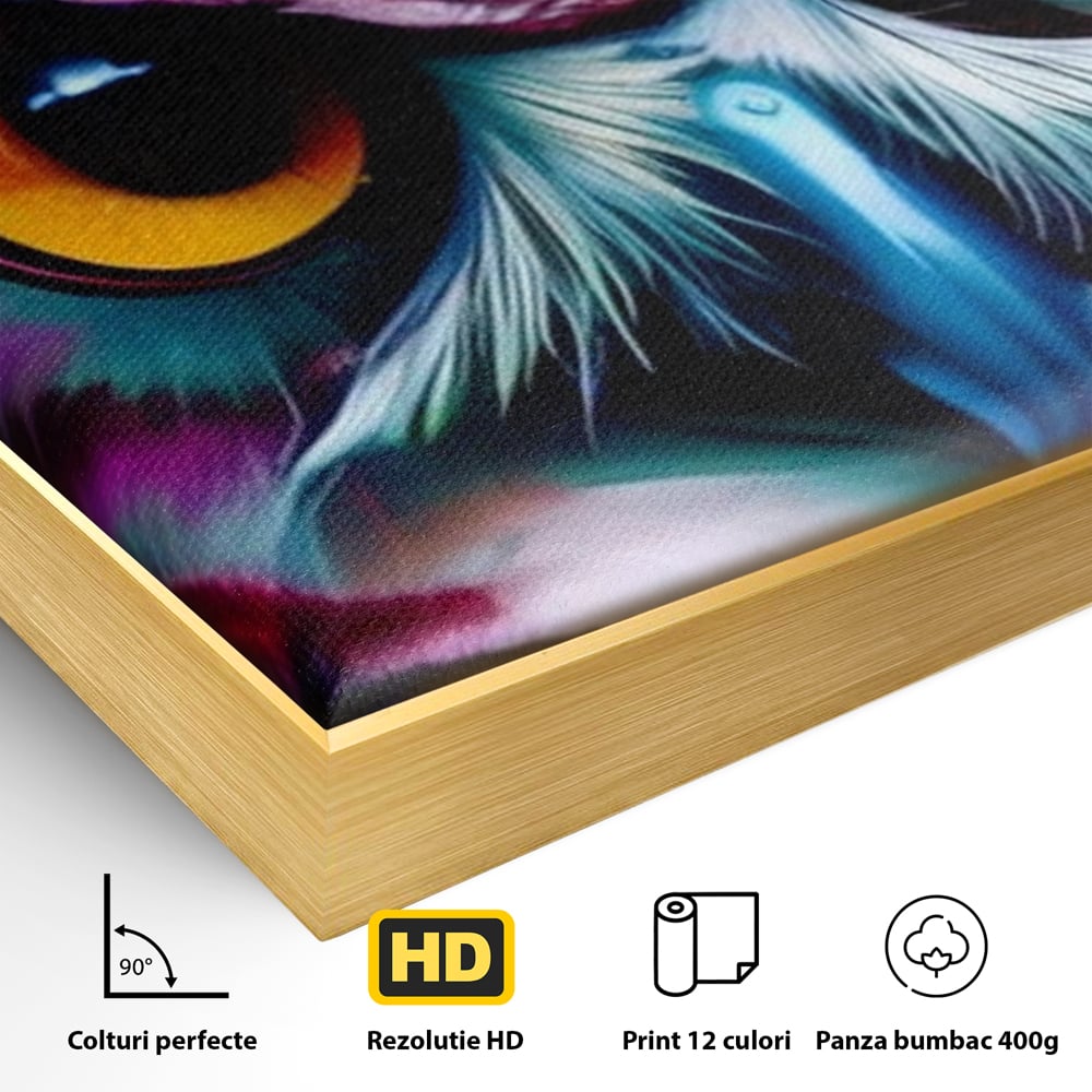 Detaliu al suprafetei: portret digital de bufnita colorata, in rama de aluminiu auriu