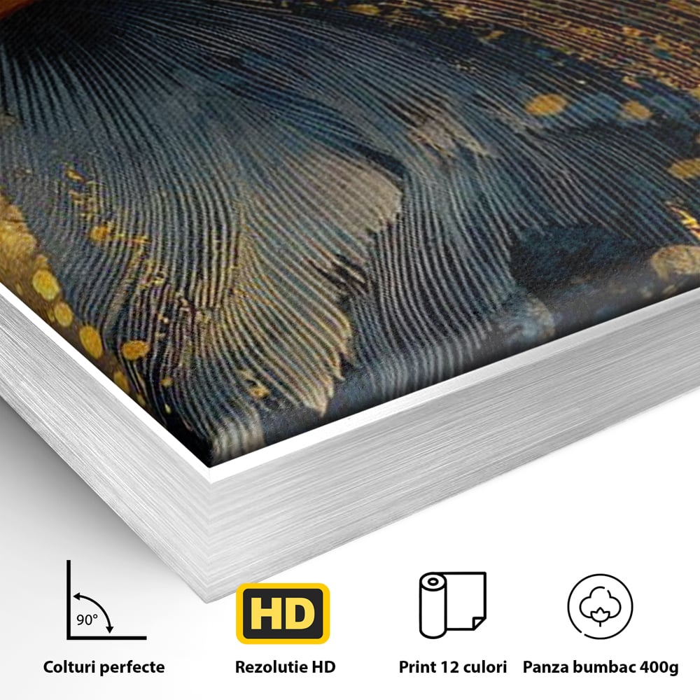 Detaliu al suprafetei: tablou canvas cu vultur in profil, in rama de aluminiu argintiu