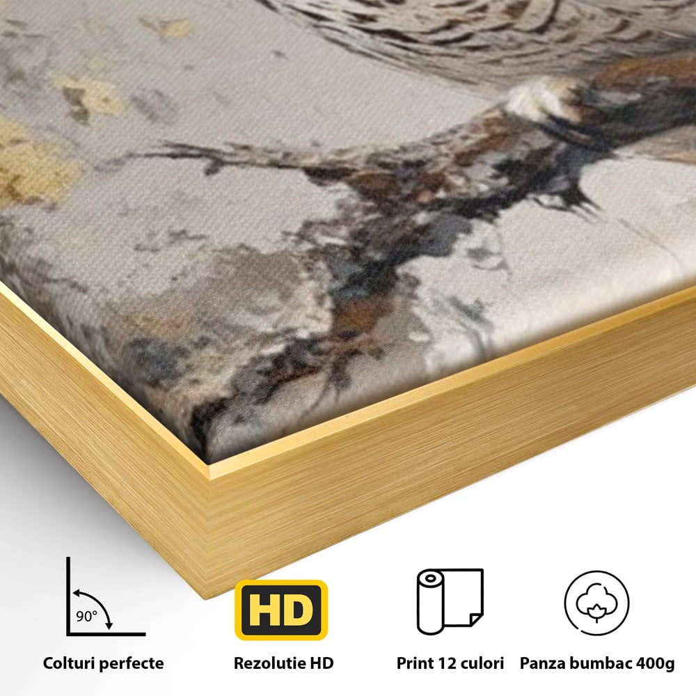 Detaliu al suprafetei: tablou canvas cu bufnita pe ramura, in rama de aluminiu auriu