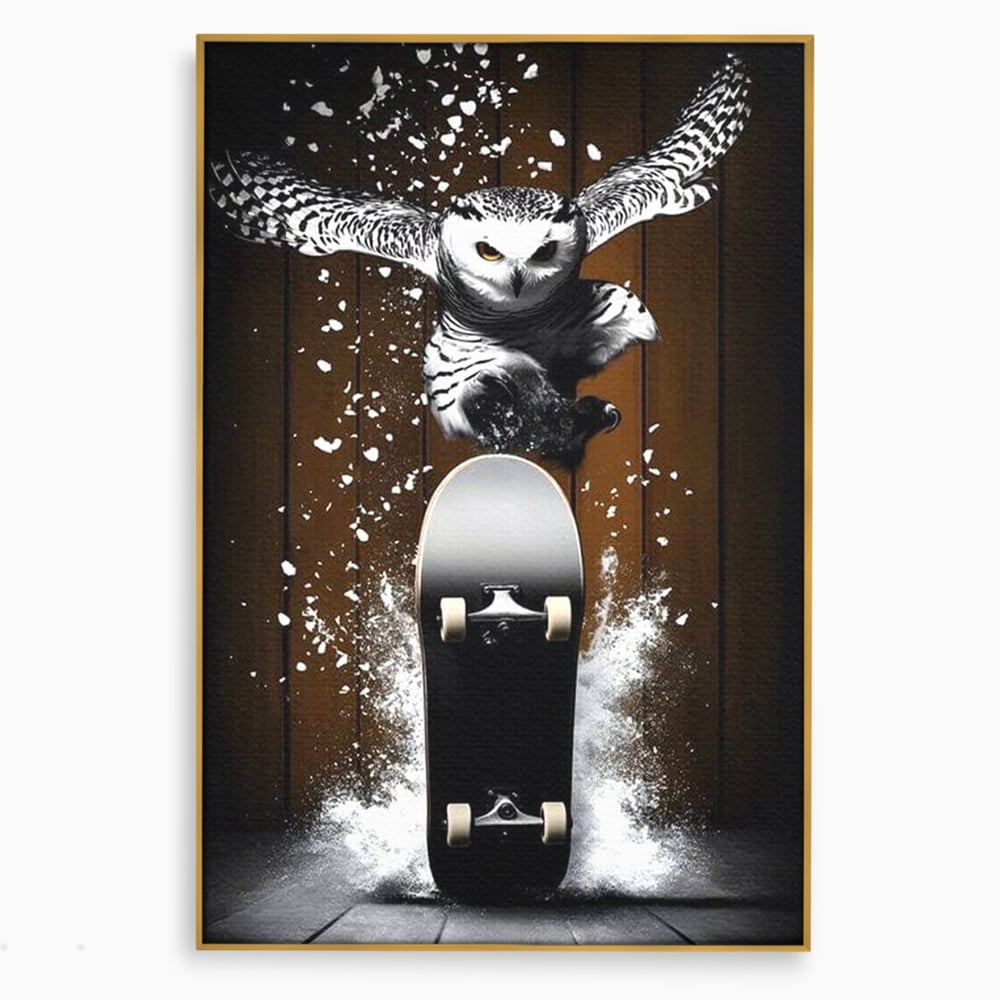 Tablou canvas cu tablou canvas cu bufnita pe skateboard, in rama de aluminiu auriu