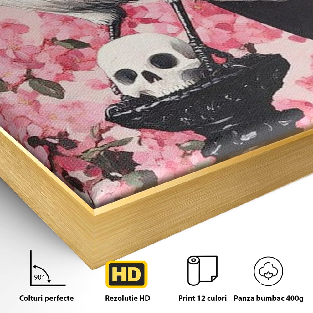 Detaliu al suprafetei: tablou canvas cu un corb pe un piedestal, in rama de aluminiu auriu