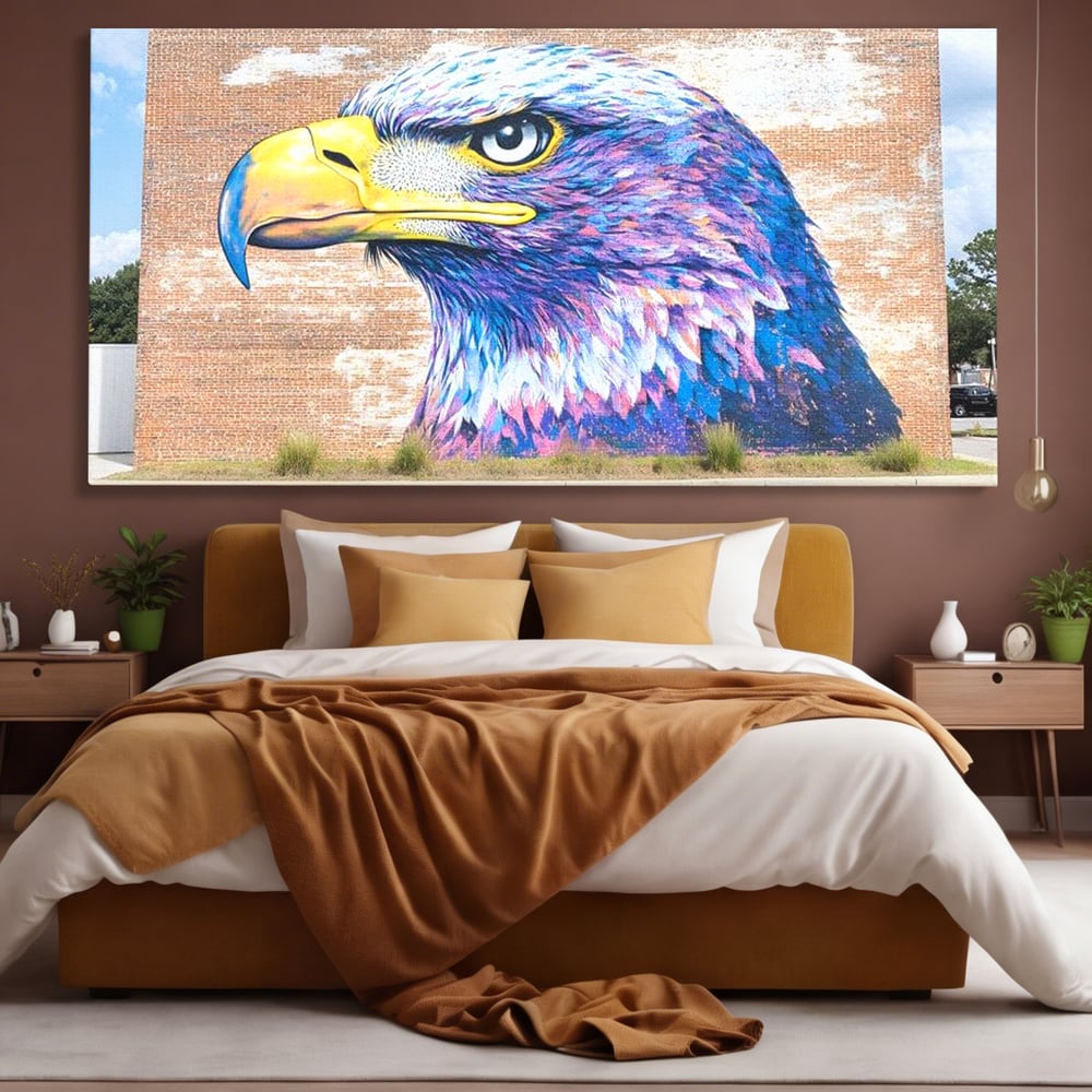 Tablou canvas cu tablou canvas cu vultur graffitti pe zid de caramida, fara rama, pe sasiu de lemn, pe perete intr-un dormitor