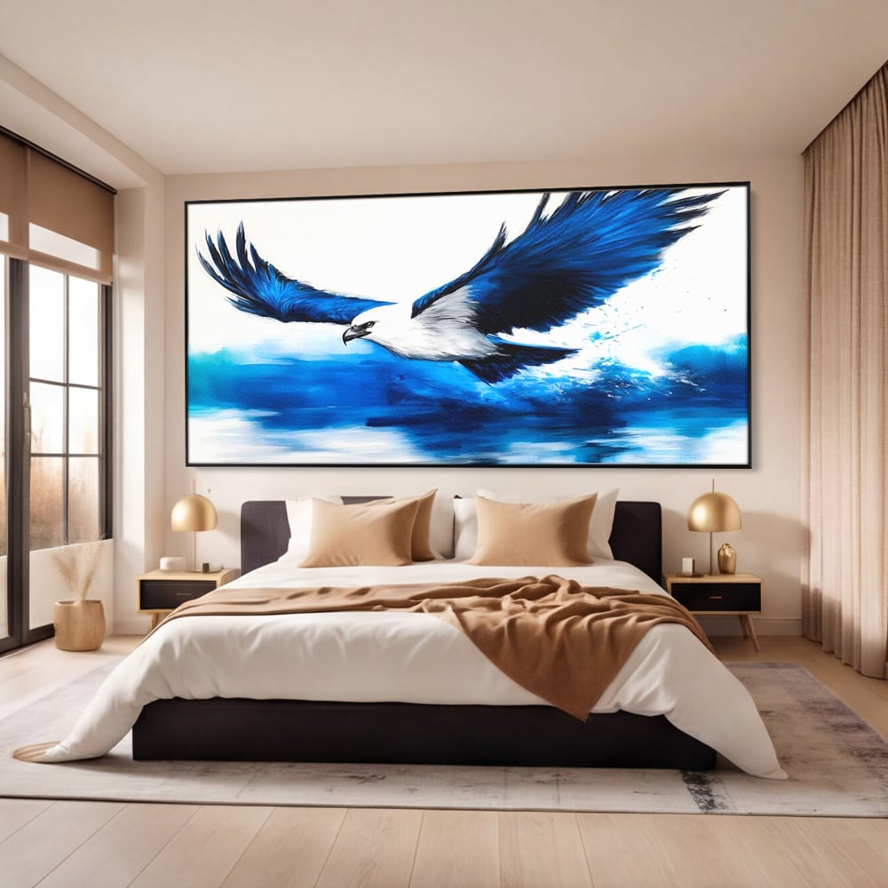 Tablou canvas cu tablou canvas cu vultur zburand peste apa, in rama de aluminiu negru, pe perete intr-un dormitor
