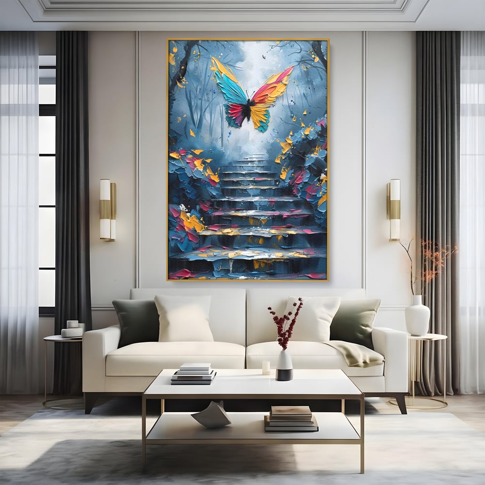 Tablou canvas cu tablou canvas cu fluture multicolor si scari, in rama de aluminiu auriu, pe perete intr-un living