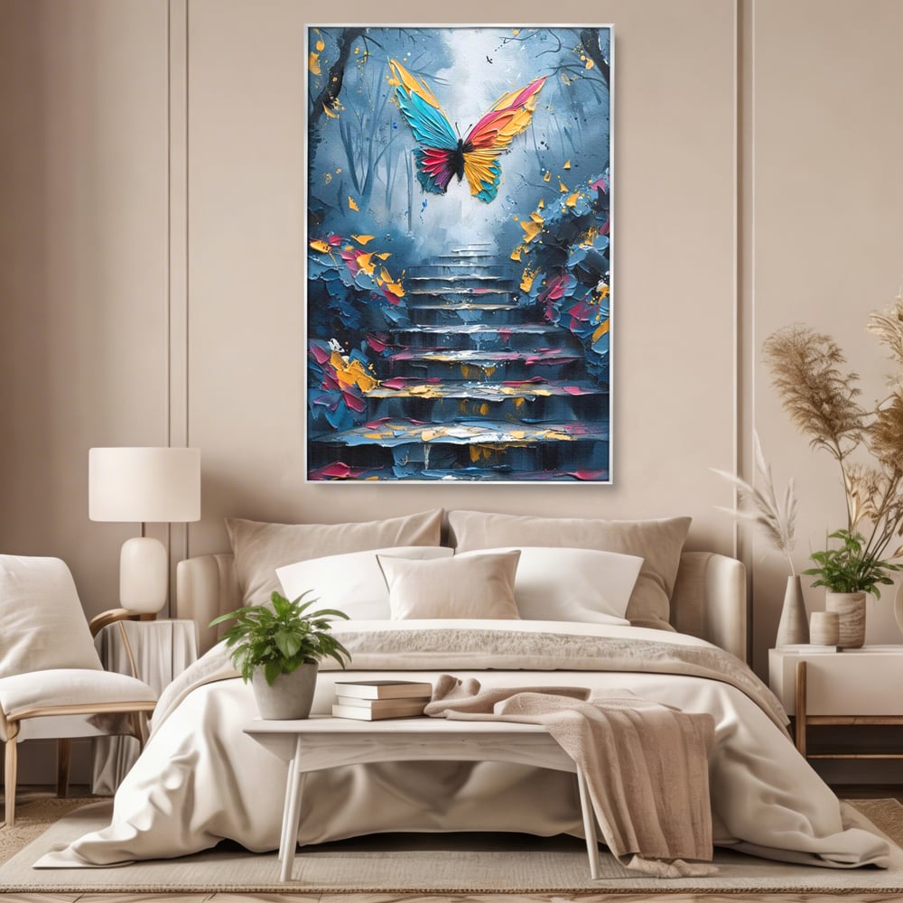 Tablou canvas cu tablou canvas cu fluture multicolor si scari, in rama de aluminiu argintiu, pe perete intr-un dormitor