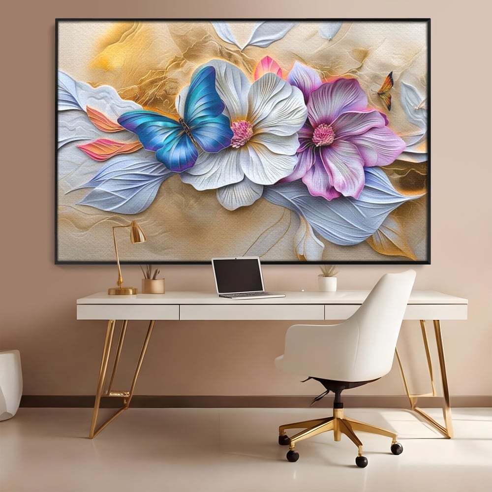 Tablou canvas cu tablou canvas cu flori si fluture, in rama de aluminiu negru, pe perete intr-un birou