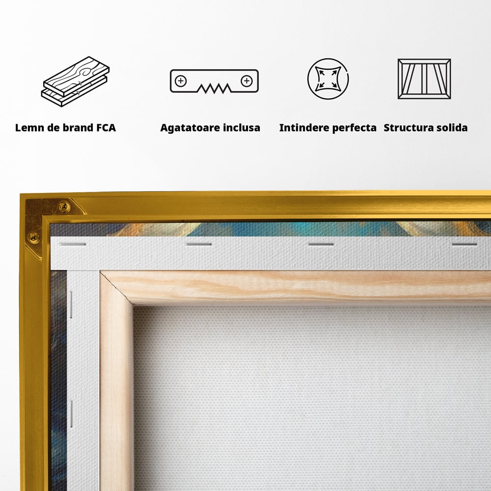 Spatele produsului, cu sasiu din lemn, capse metalice si agatatoare
