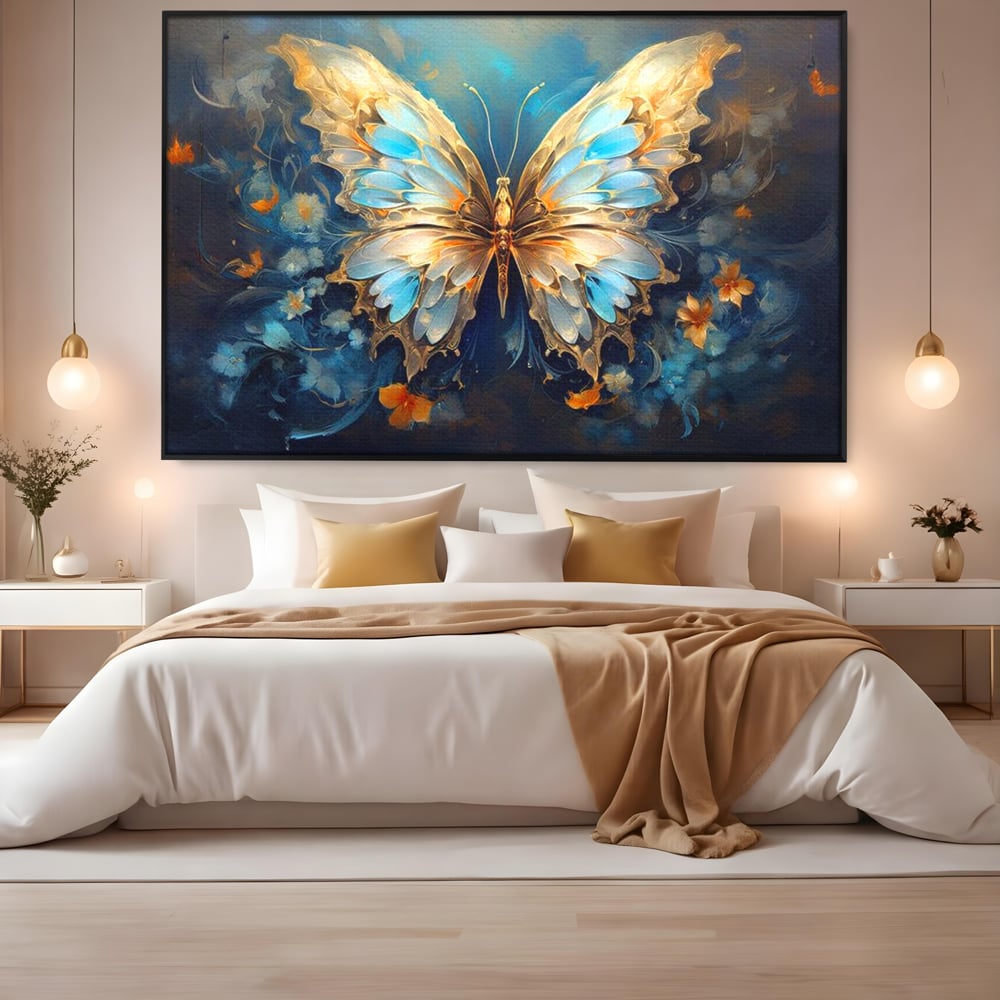 Tablou canvas cu tablou canvas cu fluture si flori, in rama de aluminiu negru, pe perete intr-un dormitor