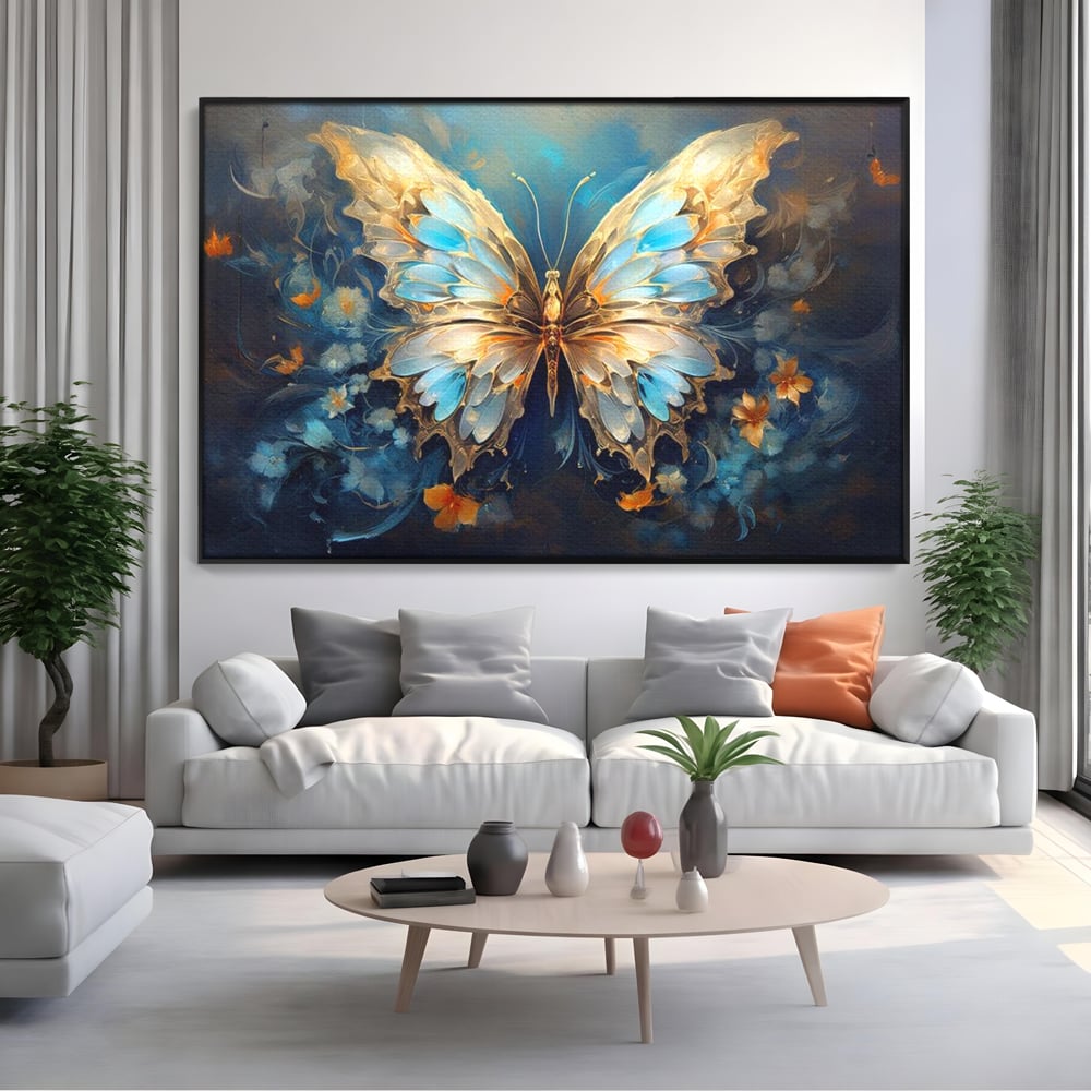 Tablou canvas cu tablou canvas cu fluture si flori, in rama de aluminiu negru, pe perete intr-un living