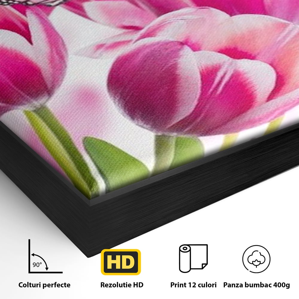 Detaliu al suprafetei: tablou canvas cu lalele roz si fluturi, in rama de aluminiu negru
