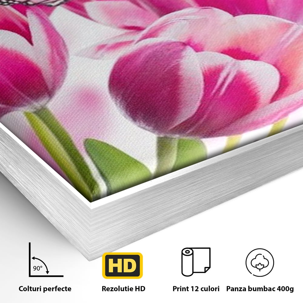 Detaliu al suprafetei: tablou canvas cu lalele roz si fluturi, in rama de aluminiu argintiu