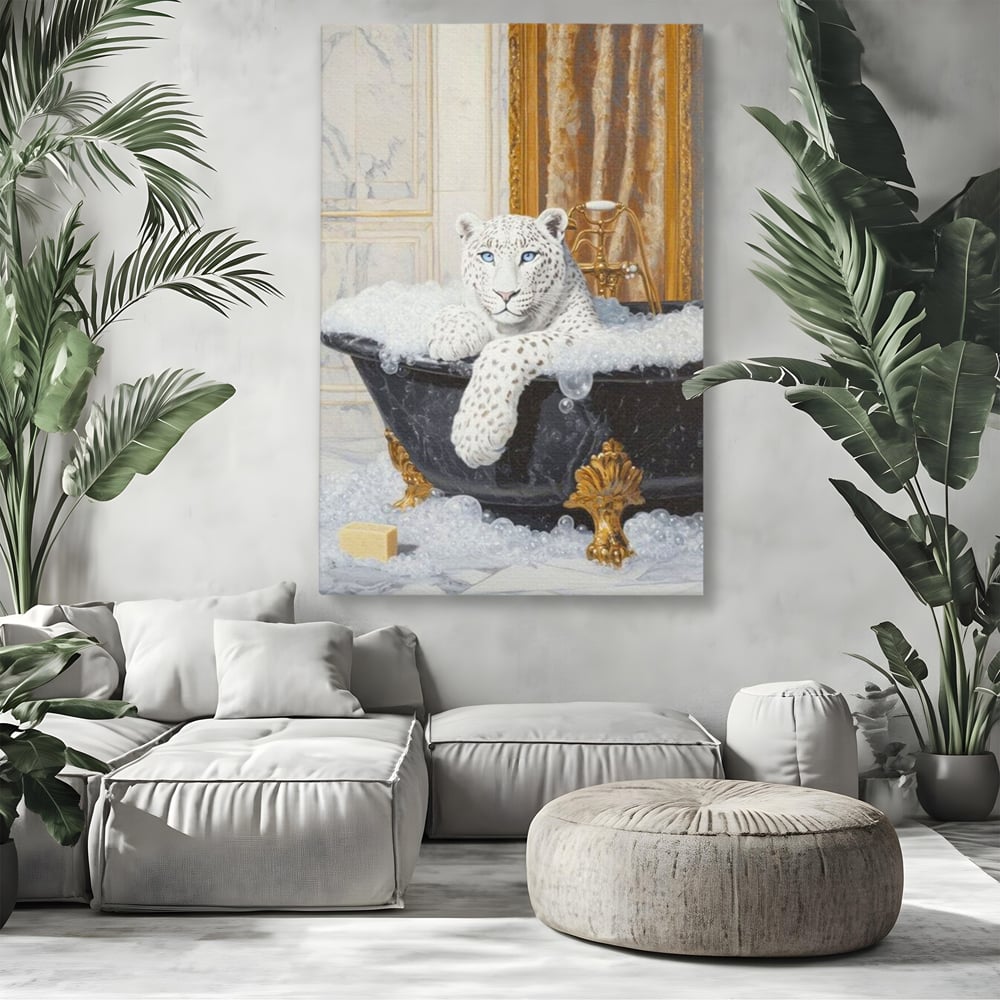 Tablou canvas cu tablou canvas cu leopard alb in cada, fara rama, pe sasiu de lemn, pe perete intr-un living