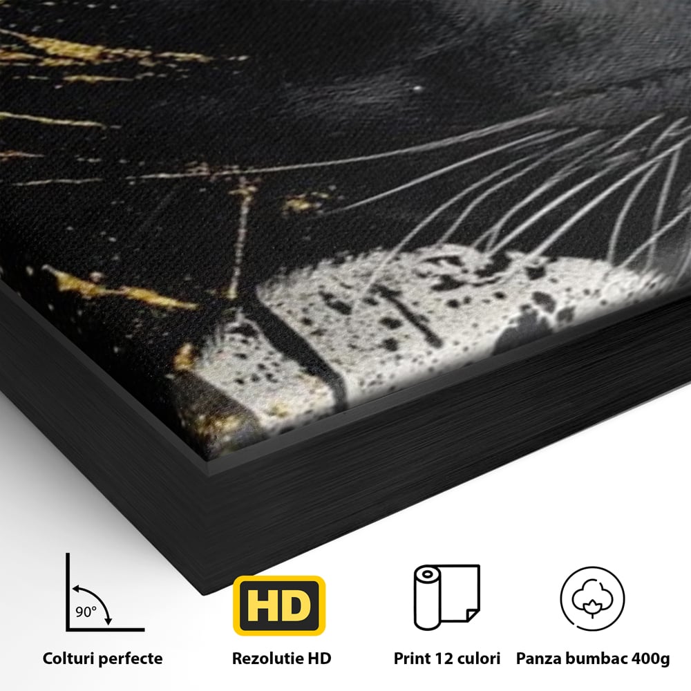 Detaliu al suprafetei: tablou canvas cu pantera neagra si pete aurii, in rama de aluminiu negru