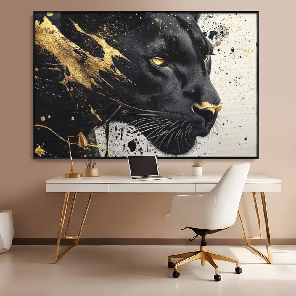 Tablou canvas cu tablou canvas cu pantera neagra si pete aurii, in rama de aluminiu negru, pe perete intr-un birou