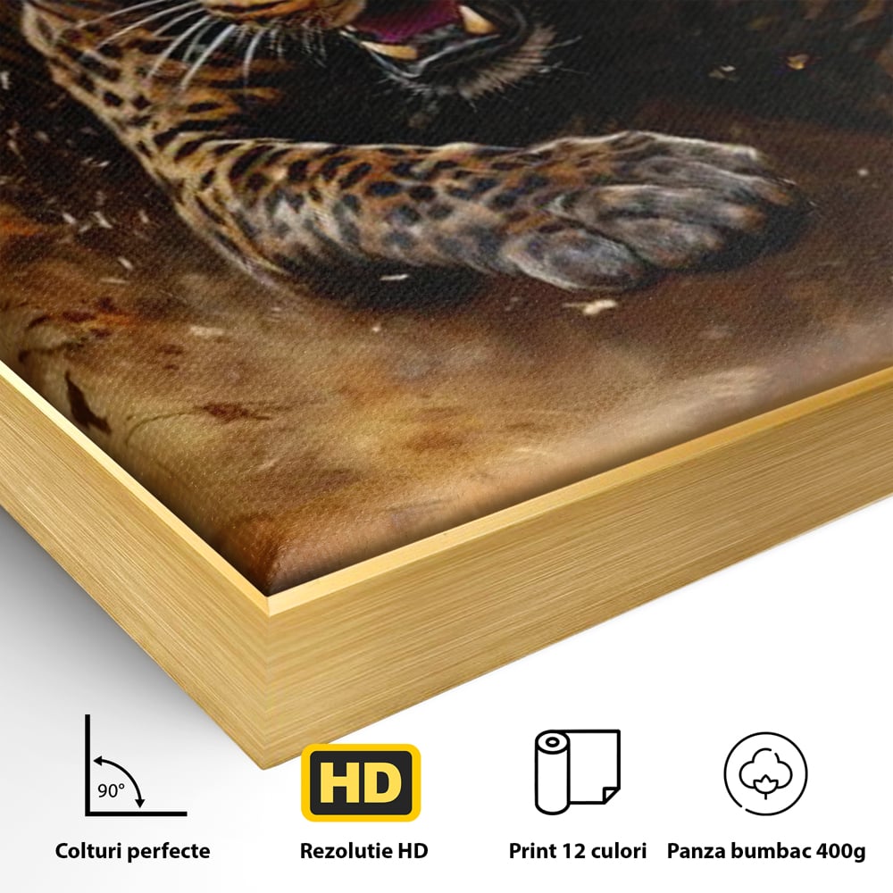 Detaliu al suprafetei: tablou canvas cu leopard in alergare, in rama de aluminiu auriu