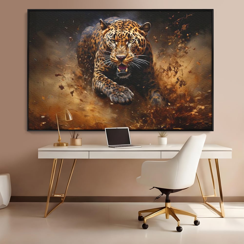 Tablou canvas cu tablou canvas cu leopard in alergare, in rama de aluminiu negru, pe perete intr-un birou