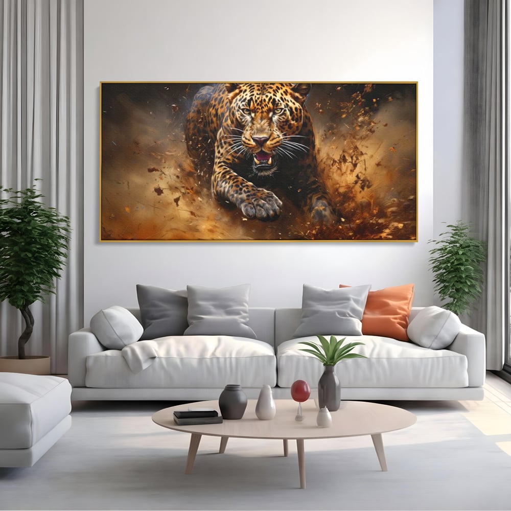 Tablou canvas cu tablou canvas cu leopard in alergare, in rama de aluminiu auriu, pe perete intr-un living