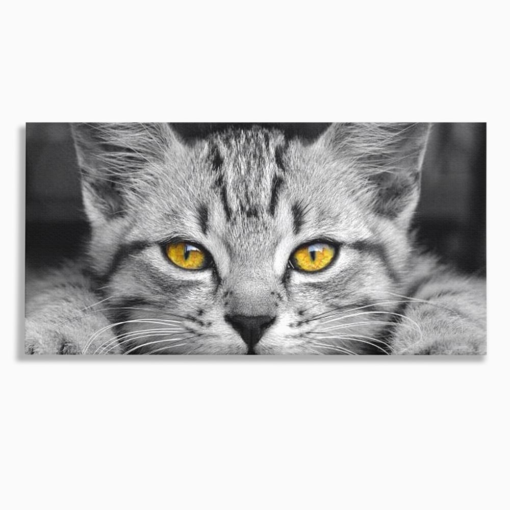 Tablou canvas cu tablou canvas cu o pisica alb-negru si ochi galbeni, fara rama, pe sasiu de lemn