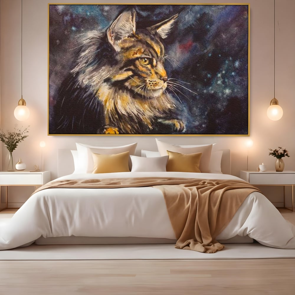 Tablou canvas cu tablou canvas cu pisica in galaxie, in rama de aluminiu auriu, pe perete intr-un dormitor