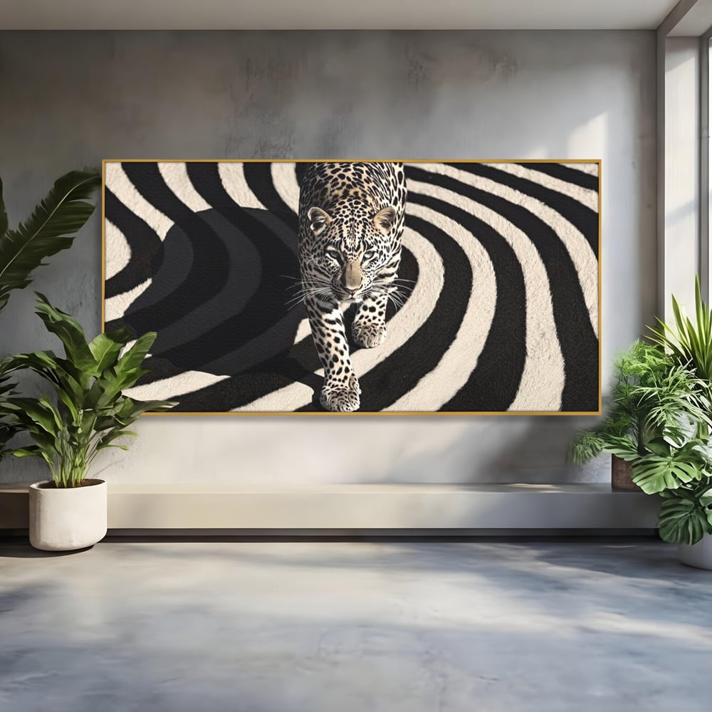 Tablou canvas cu tablou canvas cu leopard pe fundal spiralat alb-negru, in rama de aluminiu auriu