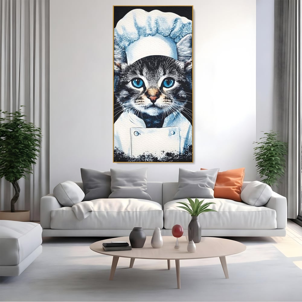 Tablou canvas cu tablou canvas cu pisica bucatar, in rama de aluminiu auriu, pe perete intr-un living