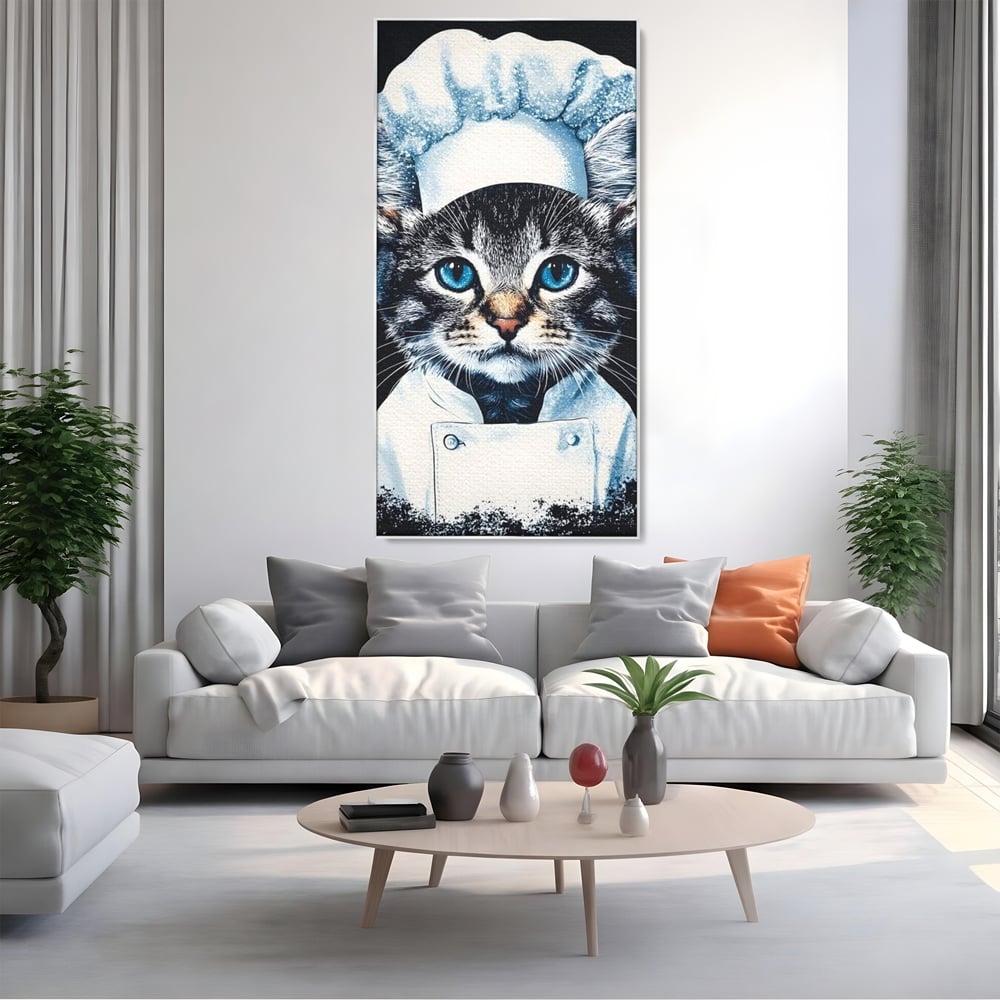 Tablou canvas cu tablou canvas cu pisica bucatar, in rama de aluminiu argintiu, pe perete intr-un living