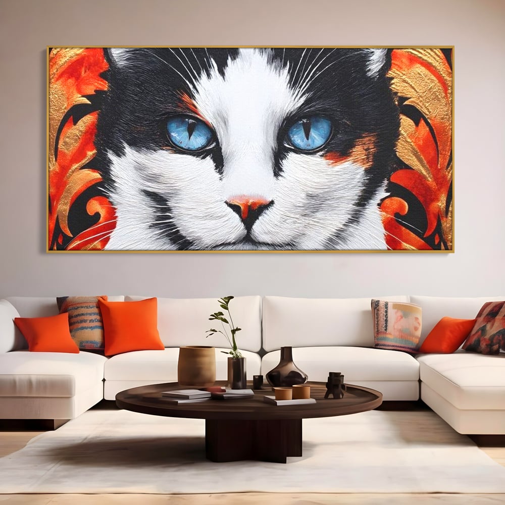 Tablou canvas cu tablou canvas cu ochi de pisica, in rama de aluminiu auriu, pe perete intr-un living