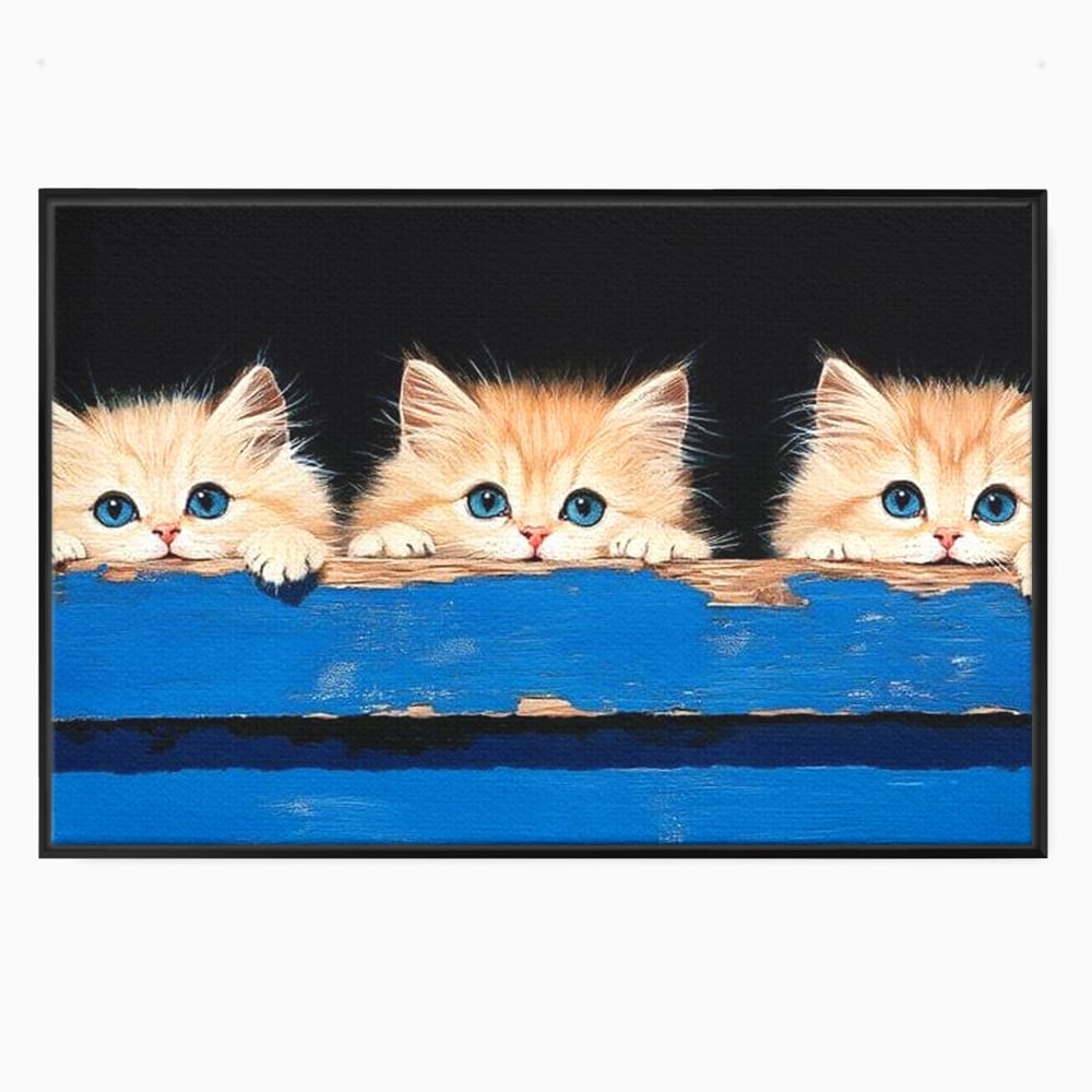 Tablou canvas cu ilustratie digitala cu trei pisicute, in rama de aluminiu negru