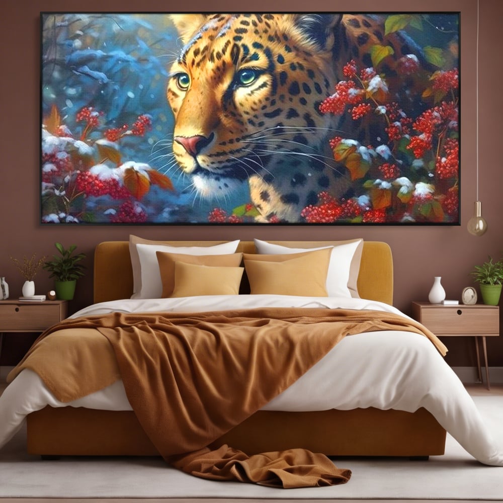 Tablou canvas cu tablou canvas cu jaguar in zapada, in rama de aluminiu negru, pe perete intr-un dormitor