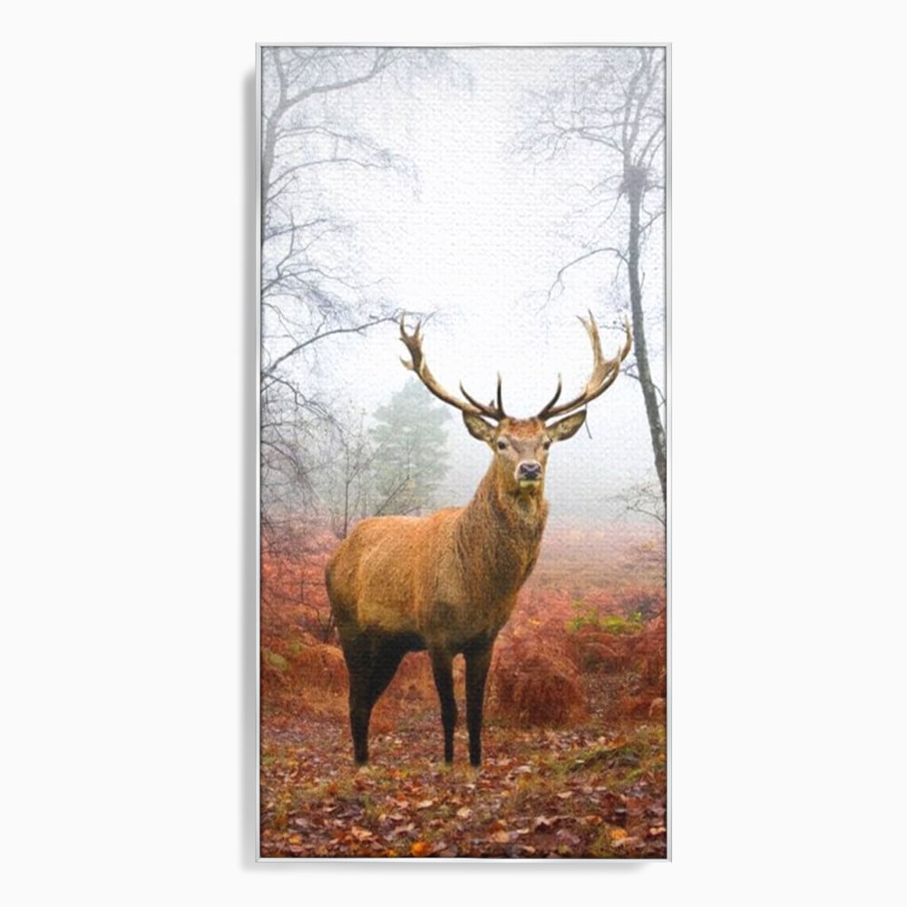 Tablou canvas cu tablou canvas cu cerb in padure cu ceata, in rama de aluminiu argintiu