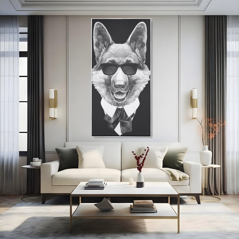 Tablou canvas cu portret ilustrativ caine gentleman, in rama de aluminiu argintiu, pe perete intr-un living