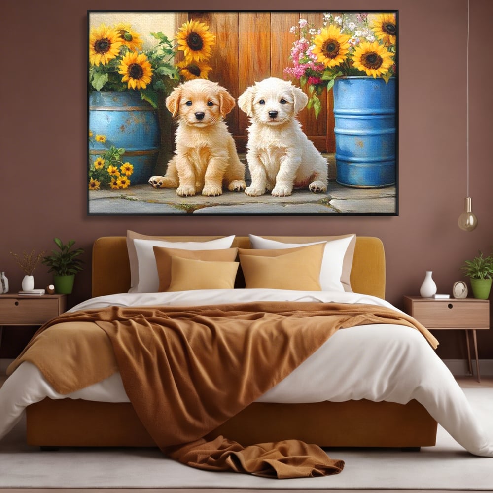 Tablou canvas cu pictura cu doi catei si floarea-soarelui, in rama de aluminiu negru, pe perete intr-un dormitor