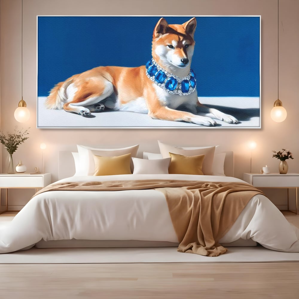 Tablou canvas cu tablou canvas cu caine portret si colier, in rama de aluminiu argintiu, pe perete intr-un dormitor