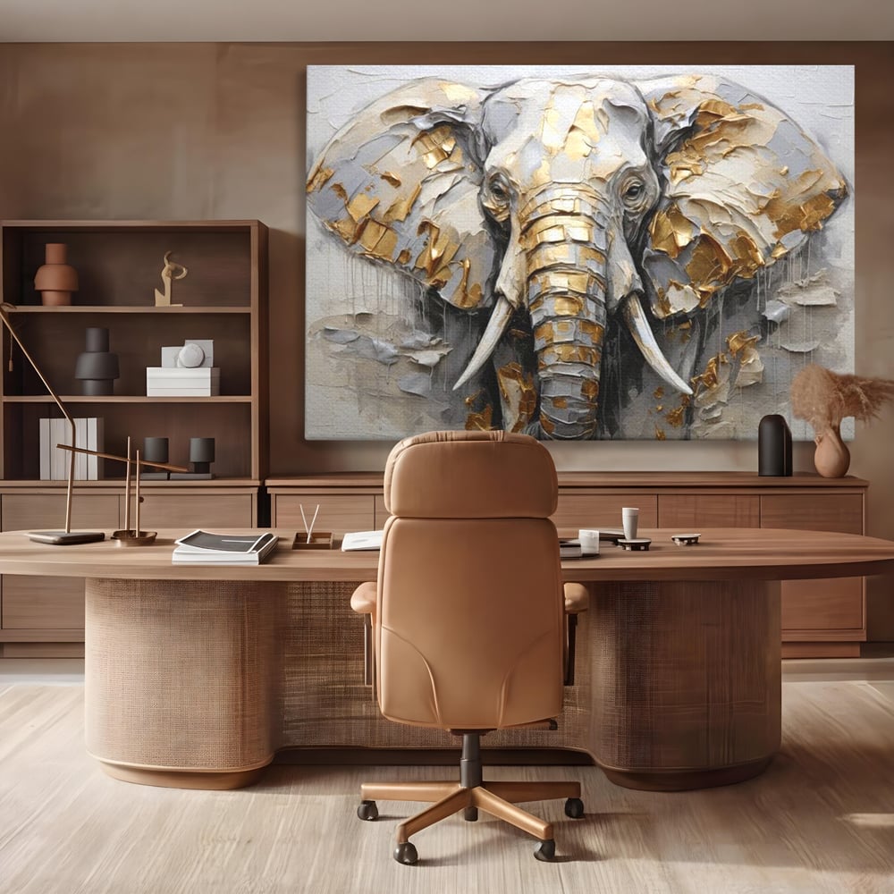 Tablou canvas cu tablou canvas cu cap de elefant in relief si insertii aurii, fara rama, pe sasiu de lemn, pe perete intr-un birou