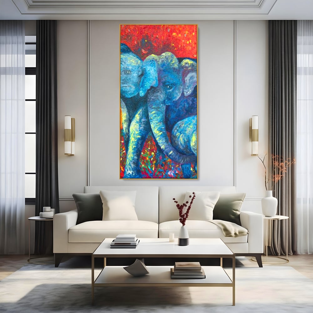 Tablou canvas cu tablou canvas cu elefanti expresionisti, in rama de aluminiu auriu, pe perete intr-un living